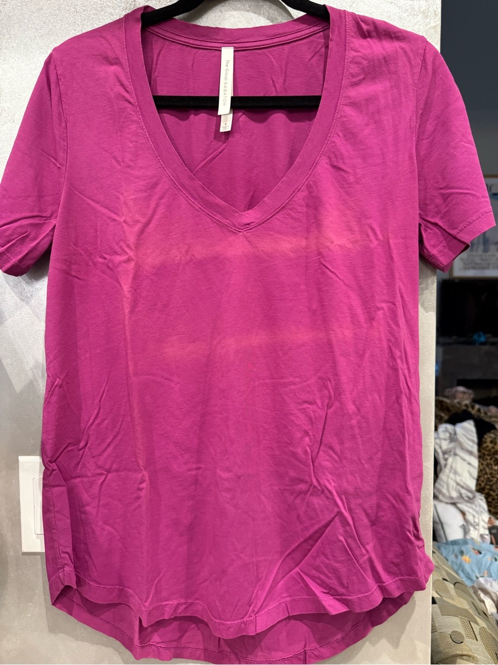 Babaton Women's V-Neck Short Sleeve Tee - Fuchsia